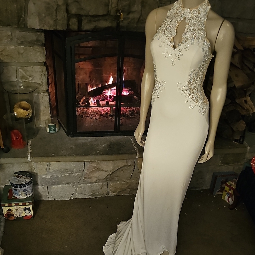 Elegant Cream Lace Halter Formal Prom Wedding Dress